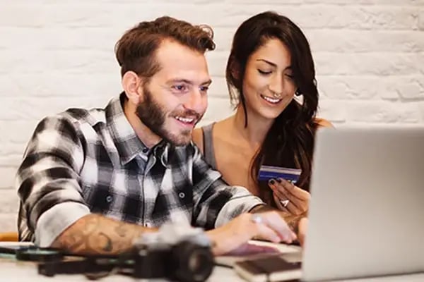 Couple paying their monthly mortgage through Radiant eBanking